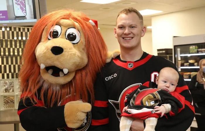 Girl
      goes
      with
      Swedish
      Berries
      to
      surprise
      Senator
      at
      CHEO