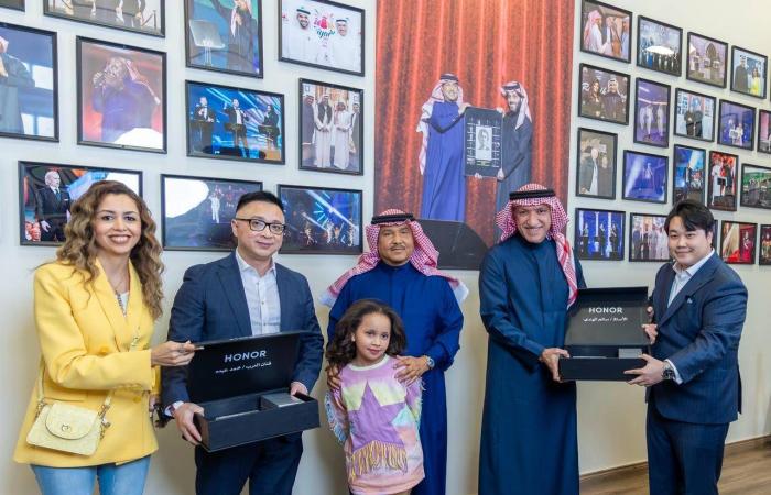 شراكة
      استراتيجية
      بين
      «روتانا
      للموسيقى»
      و«HONOR»
      توثق
      لحظات
      من
      «جلسة
      شعبيات
      محمد
      عبده»