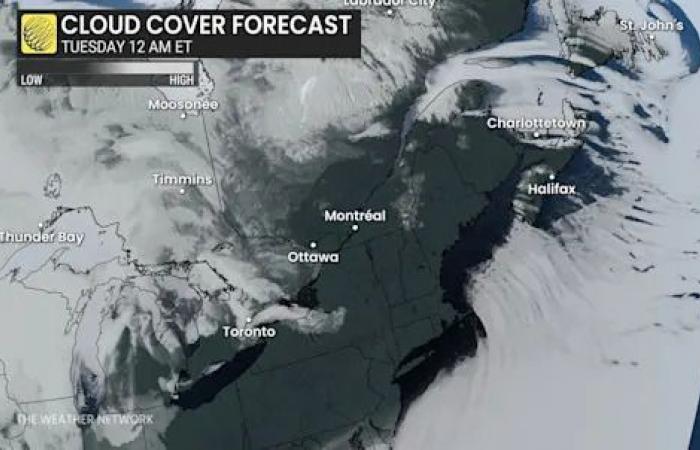 Solar
      storm
      impact
      may
      spark
      bright
      auroras
      across
      Canada
      tonight