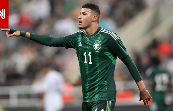 متابعة: اعتذر وقبّل رأس مدربه.. تصرف "لافت" من عبدالله الحمدان بعد إهداره ركلة جزاء أمام المغرب