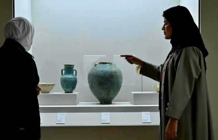 «آثار
      الخليج»...
      معرض
      متحفي
      يتتبع
      مسيرة
      الإنسان
      في
      المنطقة
      عبر
      حقب
      زمنية
      متعاقبة