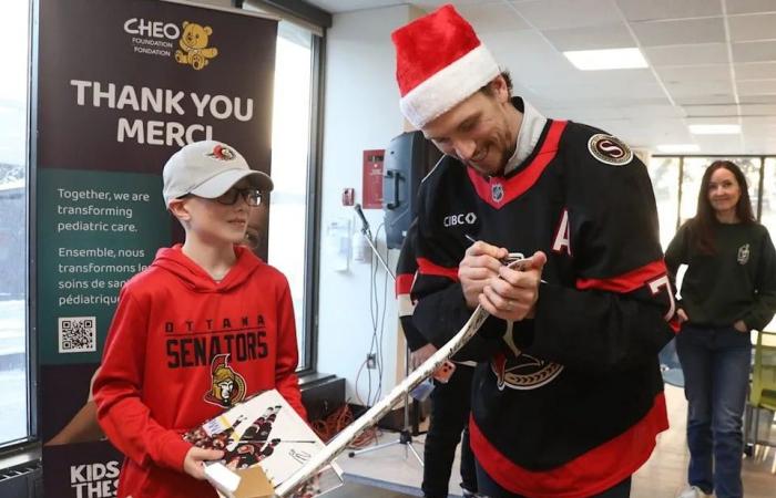 Girl
      goes
      with
      Swedish
      Berries
      to
      surprise
      Senator
      at
      CHEO