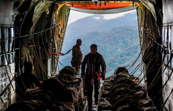 باكستان:
      توقيف
      12
      شخصاً
      يُزعم
      ارتباطهم
      بالاستخبارات
      الهندية