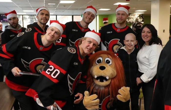 Girl
      goes
      with
      Swedish
      Berries
      to
      surprise
      Senator
      at
      CHEO