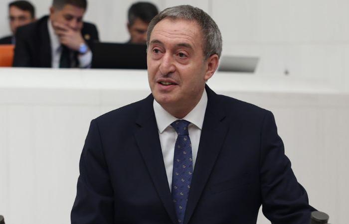 تركيا:
      مطلب
      «المواطنة
      المتساوية»
      يربك
      «عملية
      السلام»
      مع
      الأكراد