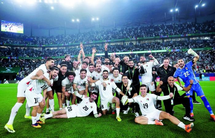 مونديال العرب.. رياضيون وناشطون فلسطينيون بعد التأهل لربع النهائي: الفدائي يوجه رسالة إلى العالم