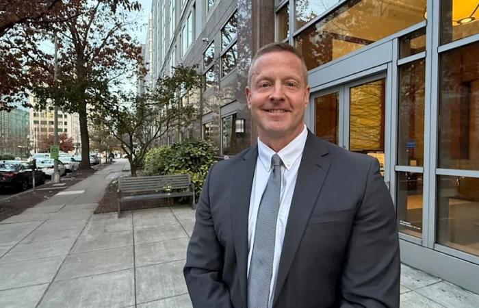 U.S.
      businesses
      claim
      Canada
      is
      a
      back
      door
      for
      products
      from
      China