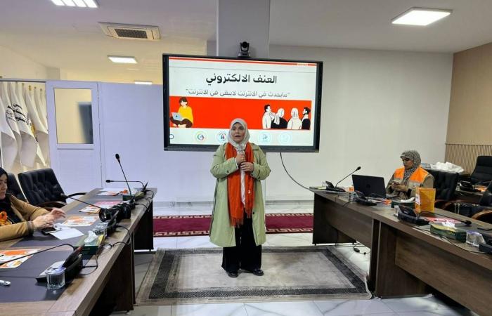 وزير
      الدفاع
      المصري
      يطالب
      الجيش
      بـ«الاستعداد
      الدائم»
      لمواجهة
      «التحديات
      المحتملة»