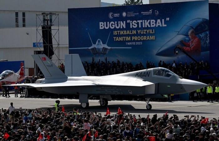 التعاون
      الدفاعي
      المصري
      -
      التركي
      «يربك
      موازين
      القوى
      الإقليمية»