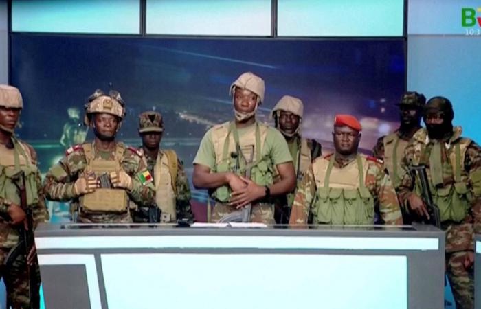 بنين:
      فرنسا
      نشرت
      قوات
      خاصة
      في
      البلاد
      للتصدي
      لمحاولة
      الانقلاب