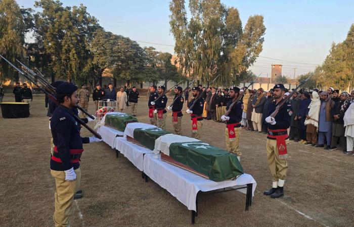 بفتوى
      وتعهدات
      رسمية...
      «طالبان»
      تقدم
      تطمينات
      ضمنية
      لباكستان