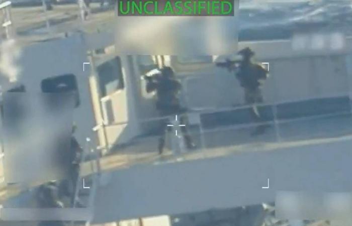 ماذا
      تعني
      خطوة
      ترمب
      بالسيطرة
      على
      ناقلة
      نفط
      فنزويلية؟