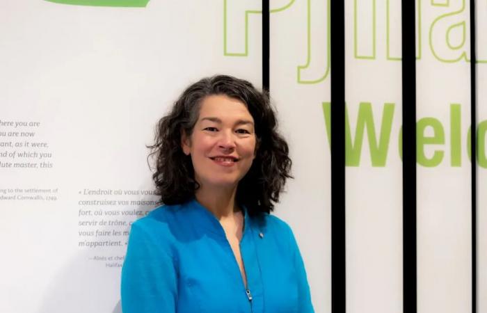 National
      museum
      CEO
      leaves
      role
      after
      report
      alleged
      she
      mistreated
      staff
      for
      over
      a
      decade