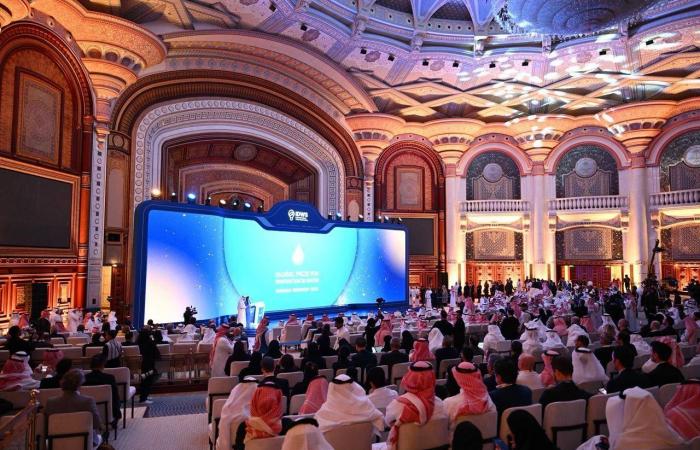 السعودية
      تقود
      تحول
      الابتكار
      المائي
      نحو
      الاستدامة
      بالتقنيات
      الواعدة