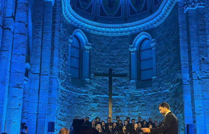 «عشرون»
      جبران
      تويني
      الذي
      مضى
      في
      طريقه
      حتى
      النهاية