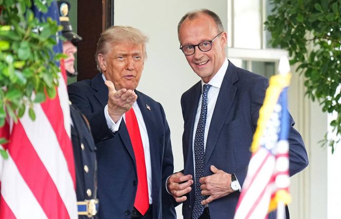 الاتحاد
      الأوروبي
      يقرر
      تجميد
      الأصول
      الروسية
      لأجل
      غير
      مسمى