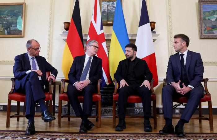 عبور
      عشرات
      المهاجرين
      إلى
      بولندا
      عبر
      نفق
      على
      الحدود
      مع
      بيلاروسيا