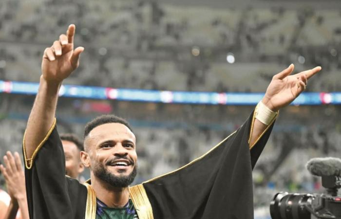 مونديال العرب.. نجم الأخضر السعودي علي مجرشي يؤكد بثقة كبيرة بعد الـتأهل: سأرتدي «البشت» في نهائي لوسيل