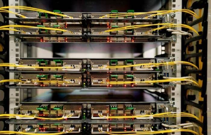 تعثّر
      «أوراكل»
      يهزّ
      أسهم
      الذكاء
      الاصطناعي...
      والسوق
      يرفض
      الاستسلام