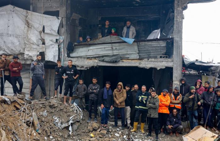 وفاة
      14
      فلسطينياً
      بسبب
      البرد...
      وانهيار
      منازل
      في
      غزة