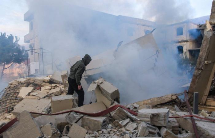 إسرائيل
      تشن
      غارات
      على
      جنوب
      لبنان