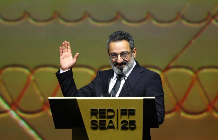 مفترس
      من
      عصر
      الديناصورات
      ترك
      البحر
      وحكم
      المياه
      العذبة