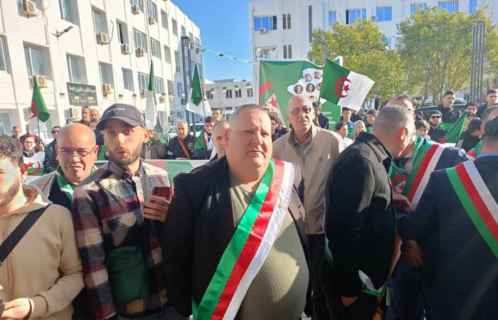 القبائل
      الجزائرية
      تتوحد
      ضد
      مشروع
      «ماك»
      الانفصالي