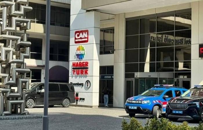 فضيحتان
      تهزان
      الشارع
      التركي
      وتفجّران
      جدلاً
      على
      الساحة
      السياسية