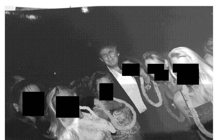 ترمب
      يواجه
      دعوى
      قضائية
      بسبب
      مشروع
      قاعة
      الاحتفالات
      في
      البيت
      الأبيض