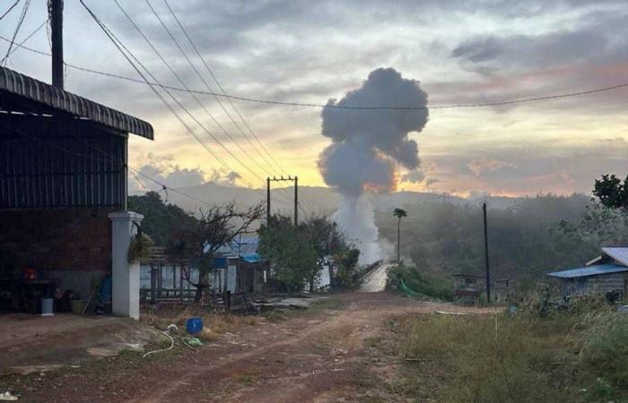العمليات
      العسكرية
      تتواصل
      بين
      تايلاند
      وكمبوديا
      خلافاً
      لإعلان
      ترمب
      وقف
      القتال