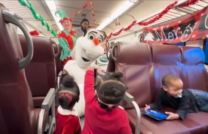 يحافظون على التقليد.. قطار سانتا يملأ قلوب 300 طفل سحرًا وبهجة