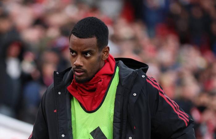 ماذا
      يحدث
      عندما
      يعلن
      نجم
      كرة
      القدم
      الحرب
      على
      ناديه؟