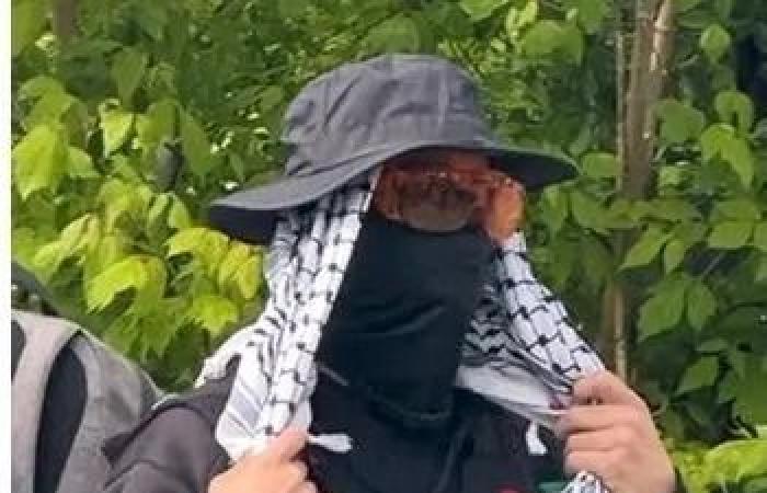 WARMINGTON:
      Mayor
      says
      'lawyer'
      stops
      cop
      chief
      from
      charging
      unruly
      anti-Israel
      protesters