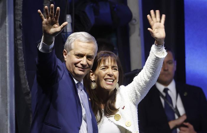 تشيلي
      في
      قبضة
      اليمين
      المتطرف