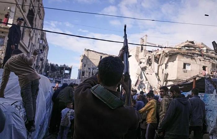 Hamas
      confirms
      killing
      of
      top
      commander
      in
      Israeli
      strike
      on
      Gaza