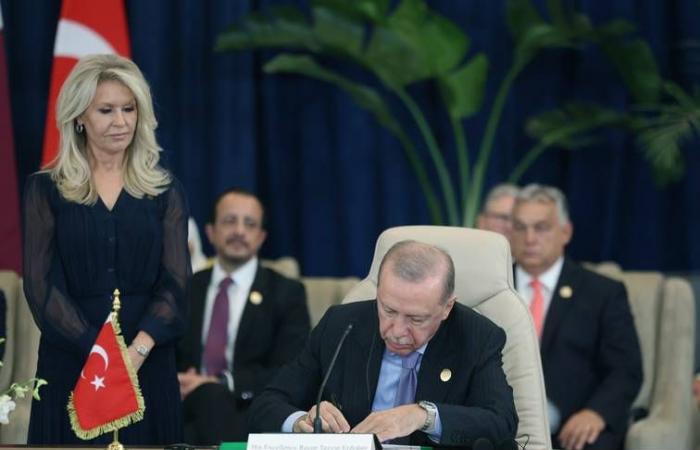 وزارة
      الدفاع
      التركية
      تعلن
      إسقاط
      طائرة
      مسيّرة
      فوق
      البحر
      الأسود