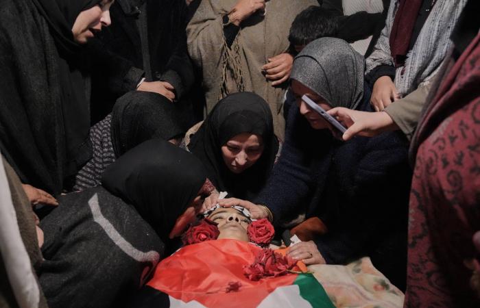 مقتل
      فلسطينيين
      في
      الضفة
      الغربية