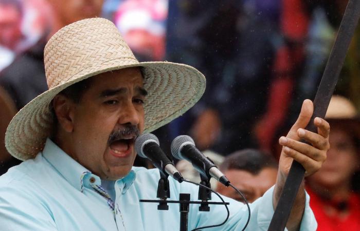 تحذير
      أميركي
      جديد
      من
      التحليق
      في
      المجال
      الجوي
      الفنزويلي
      بسبب
      مخاطر
      الأنشطة
      العسكرية