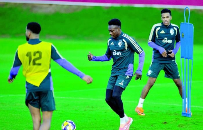 الأخضر والأبيض يستعدان للقاء «المركز الثالث»