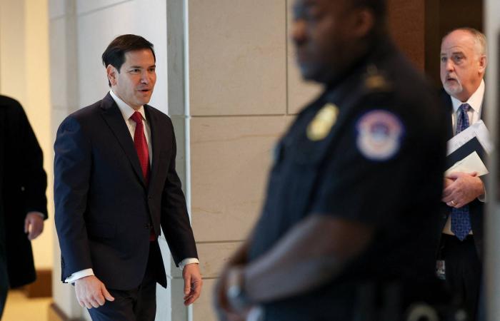 ترمب
      يفرض
      حصارا
      على
      «ناقلات
      النفط
      الفنزويلية
      الخاضعة
      للعقوبات»