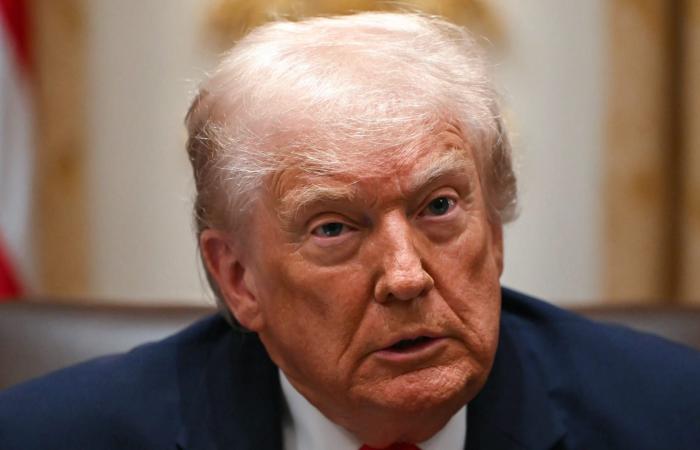 ترامب يعلن "حصار فنزويلا بأكبر أسطول في تاريخ أمريكا الجنوبية إلى أن تعيد ما سرقته"