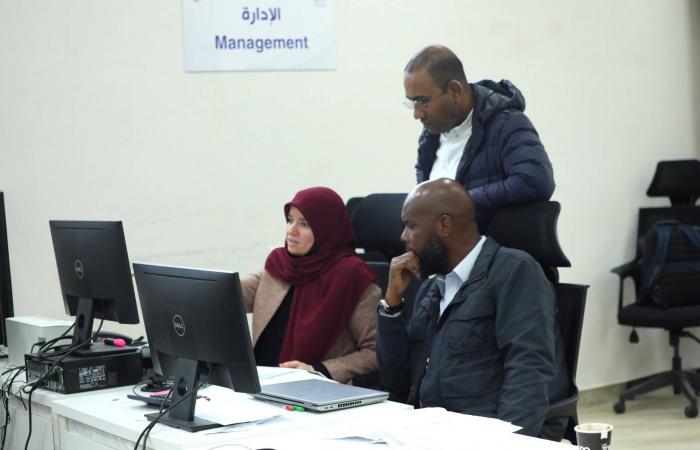 حفتر:
      قوت
      المواطن
      الليبي
      «خط
      أحمر
      لا
      يمس»