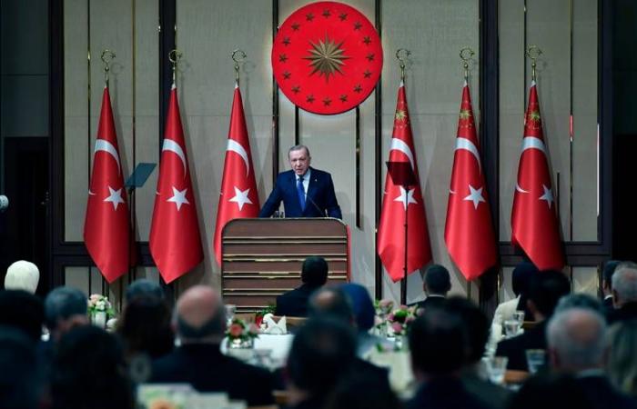 فيدان
      وبرّاك
      بحثا
      دمج
      «قسد»
      بالجيش
      السوري...
      وإردوغان
      حذر
      من
      انتهاكات
      إسرائيل