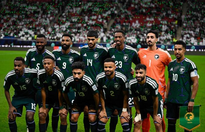 مهرجان
      الملك
      عبد
      العزيز:
      المطيري
      والحربي
      ونشمي
      ينتزعون
      صدارة
      مفاريد
      قعدان
      «الشعل
      والصفر
      والوضح»