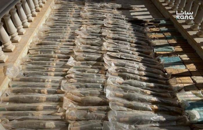 سكان
      مخيم
      نور
      شمس
      جمعوا
      صوراً
      وألعاباً
      وأثاثاً
      قبل
      هدم
      إسرائيل
      منازلهم