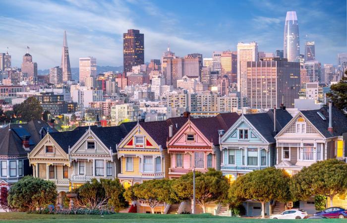 «قصر
      عابدين»...
      رحلة
      تاريخيّة
      في
      رحاب
      «مصر
      الملكية»