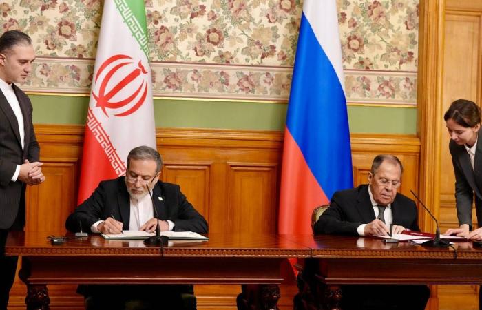 تركيا:
      تباينات
      في
      مواقف
      الأحزاب
      بشأن
      «عملية
      السلام»
      مع
      الأكراد