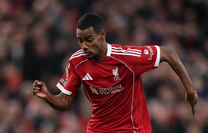 كين
      يرصد
      تحطيم
      رقم
      ليفاندوفسكي
      في
      الدوري
      الألماني