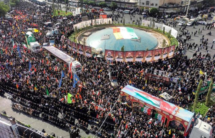 رئيس
      إيران
      يؤكد
      رفض
      أي
      «شروط
      مهينة»
      للتفاوض
      مع
      واشنطن