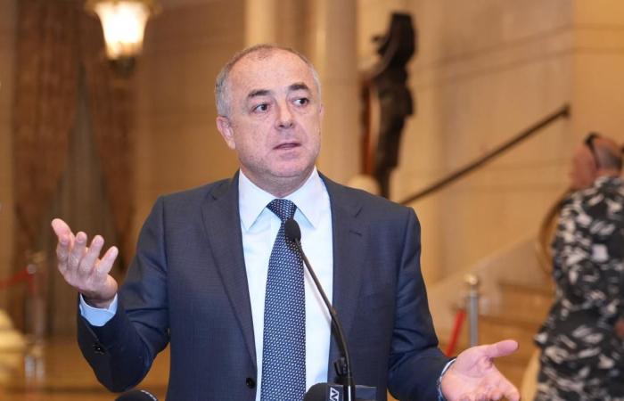 البرلمان
      اللبناني
      يقرّ
      قرض
      إعادة
      الإعمار
      بمقاطعة
      «القوات»
      و«الكتائب»
      ومستقلين